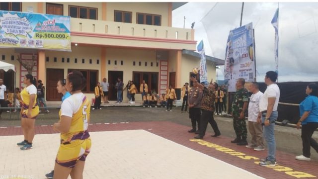 Asisten l Forsman Dandel Buka Turnamen Bola Volly STBM Cup Ke 5 Piala Wali Kota Bitung, diikuti Putra-Putri Sulut