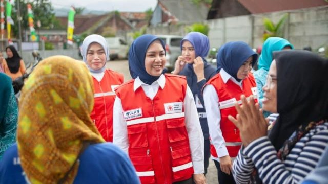 Harga Terjangkau, Warga Antusias Sambut Pasar Murah PMI Lampung di Pesawahan