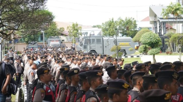 Kapolda Kaltim Pimpin Apel Pengamanan Aksi Unjuk Rasa Aliansi Mahakam di DPRD Kaltim