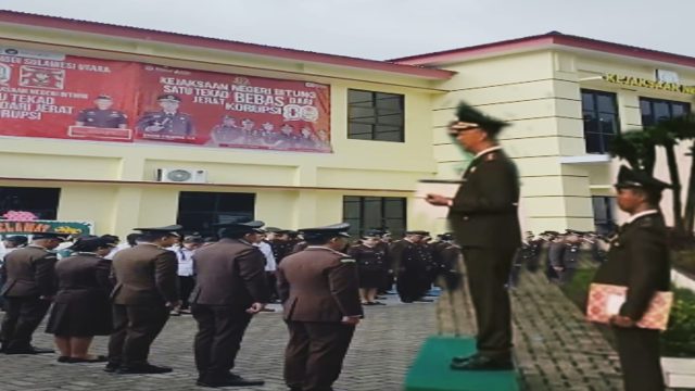 Kajari Bitung Gelar Upacara Peringatan Hari Lahir Kejaksaan RI Ke-80