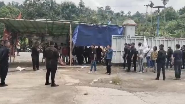Aksi Pasang Tenda di Eks Gerbang PT San Xiong Steel di Lampung Selatan Diduga Syarat Kepentingan
