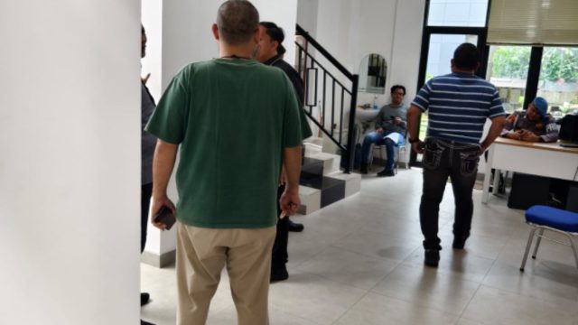 Perseteruan Faisal dan Fahd El Fous Berujung Pengeroyokan Didepan Penyidik Polda Metro Jaya