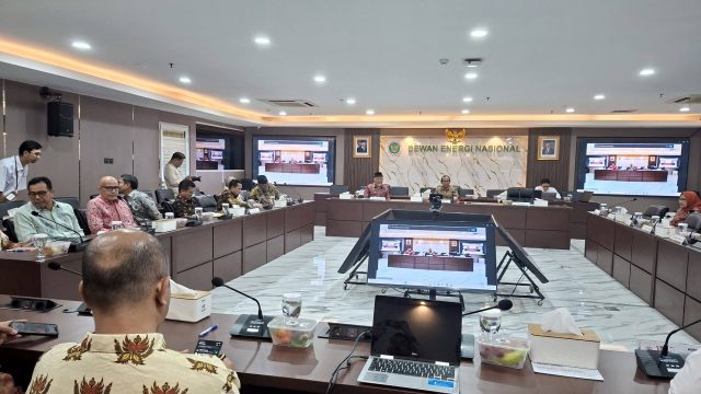 Bupati Pasaman Barat Bahas Pengembangan Energi Bersama DEN dan Pemprov Sumbar