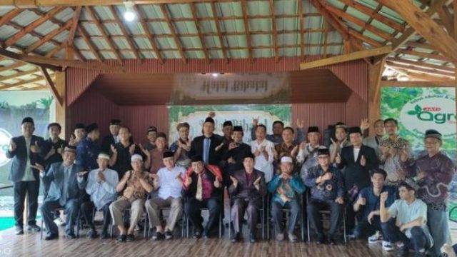 Manortor Meriahkan Halal Bihalal Persatuan Batak Muslim Satataring Lampung