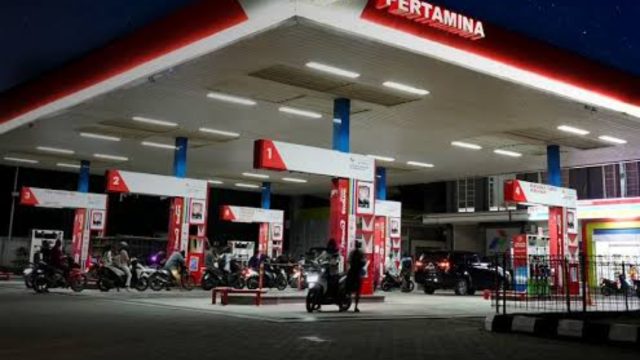 Harga BBM Non Subsidi Naik di Makasar, Antrian Mengular