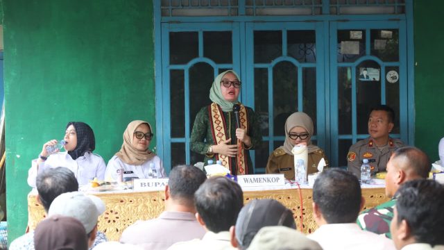 Kunjungi Lampung Timur, Wamen Farida: Koperasi Harus Masuk Sektor Produksi dan Industri