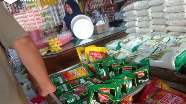 BBPOM Makassar Musnahkan Mie Instan Kadaluarsa, Pedagang Diberi Sanksi Administrasi