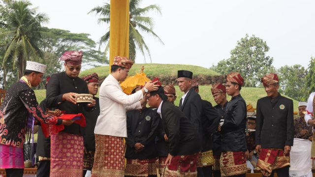 Festival Sekappung Limo Migo II Hidupkan Kembali Warisan Adat di Taman Purbakala Pugung Raharjo