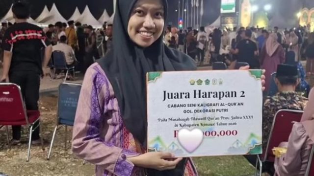Kader UKM Lembaga Kaligrafi Al Qalam IAIN Kendari Raih Juara II Cabang Dekorasi Putri pada MTQ XXXI Sulawesi Tenggara