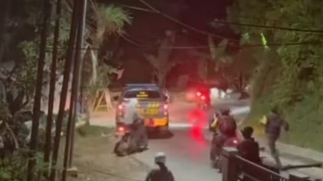 Selamatkan Korban Penyekapan, Polisi Diserang Warga di Kendari