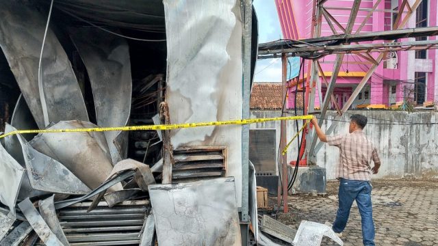 Polsek Talang Padang Identifikasi Kebakaran Bangunan BTS di Gisting