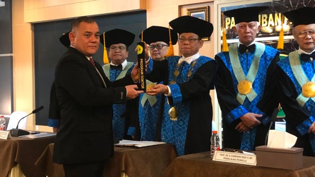 Dr.T.R Fahsul Falah Raih Gelar Doktor Kedua,Dukung Reformasi Birokrasi dan Transformasi Digital