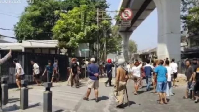 Kronologi Bentrok Warga di Menteng, Polisi Amankan 8 Orang