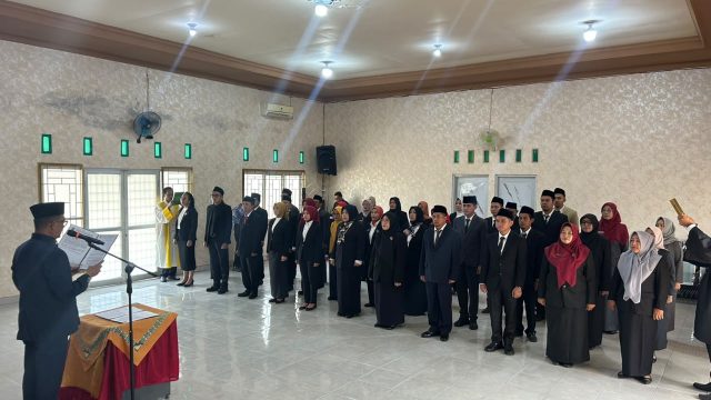 ‎Sekda Lampung Timur Lantik 24 Kepala UPTD Puskesmas dan 14 Pejabat Fungsional, Dorong Inovasi dan Pelayanan Prima