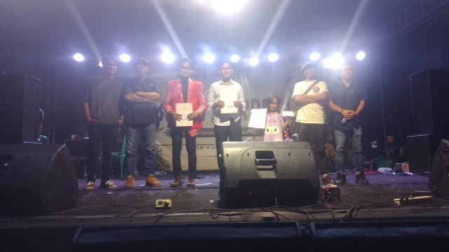 Suara Merdeka dari Sidorejo Lampung Timur: Antusiasme Warga Bergema di Panggung Karaoke HUT RI ke-81