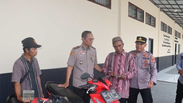 Polisi Kembalikan 2 Motor Milik Warga Lampung Selatan Korban Curanmor