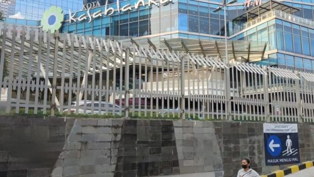 Sejumlah Mal Pasang Pagar Tinggi, Picu Spekulasi Akan Terjadi Demonstrasi Besar di Jakarta