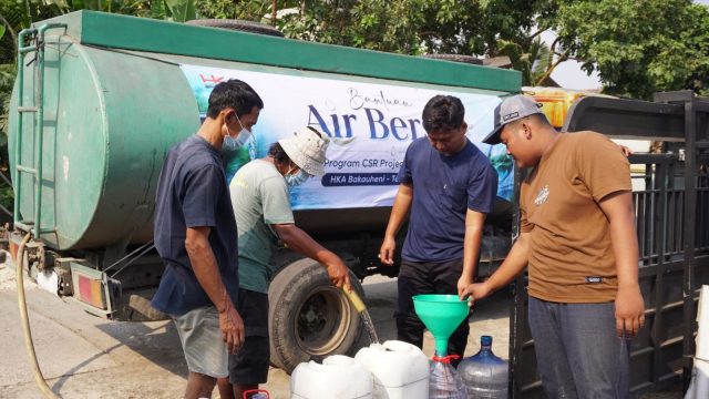 Hakaaston Salurkan Bantuan Air Bersih untuk Masyarakat Desa Sidodadi Lampung Selatan
