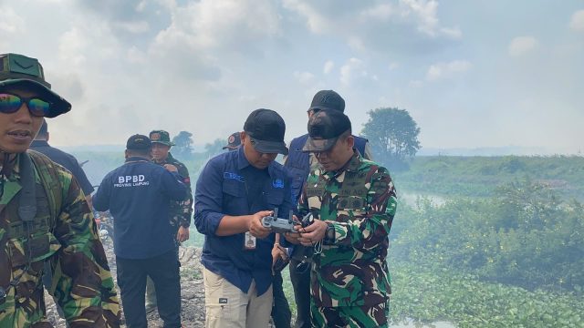 Tanggulangi Karhutla di Way Kambas, Komite Pasok Logistik, Pompa Air, hingga Bangun Embung dan Sumur Bor