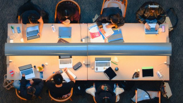 Pengaruh Hubungan Pertemanan terhadap Semangat Belajar Mahasiswa Perspektif Psikologi Pendidikan