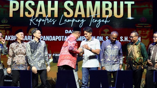 Nuansa Haru Warnai Pisah Sambut Kapolres Lampung Tengah dari AKBP Charles Tampubolon kepada AKBP Zaldy Kurniawan