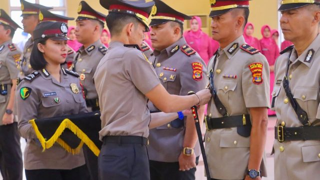 Kapolres Lampung Tengah Pimpin Sertijab Kapolsek dan Pelantikan Kasi Humas